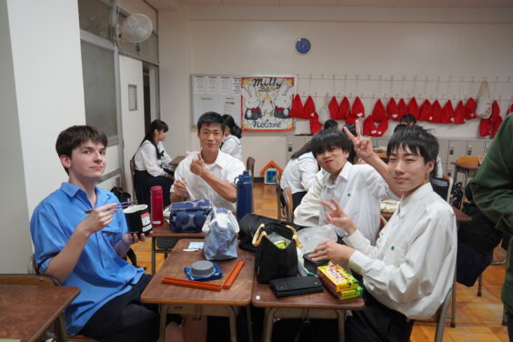 昼食時の様子3