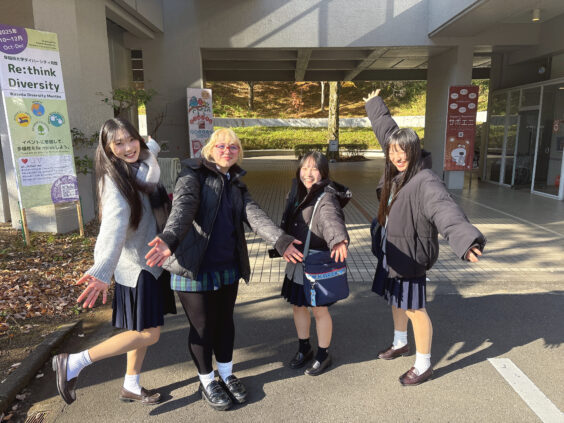 留学生との記念写真