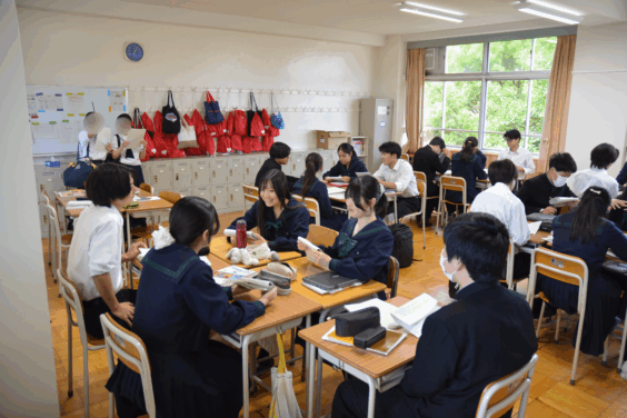活気ある少人数授業の様子